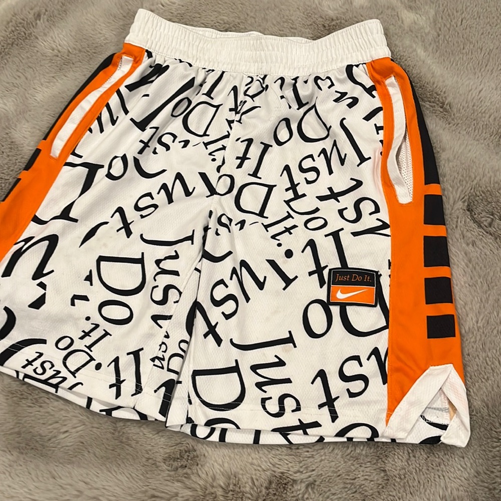 Like new Nike elite shorts